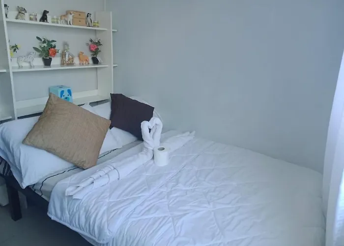 Apartment Jericho's Place At Sea Residences Manila